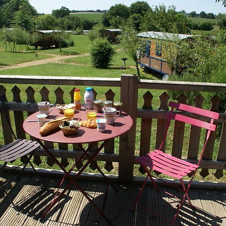 Les Roulottes & Cottages Du Moulin Chenillé-Changé Eksteriør billede