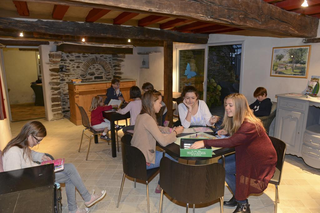 Les Roulottes & Cottages Du Moulin Chenillé-Changé Eksteriør billede