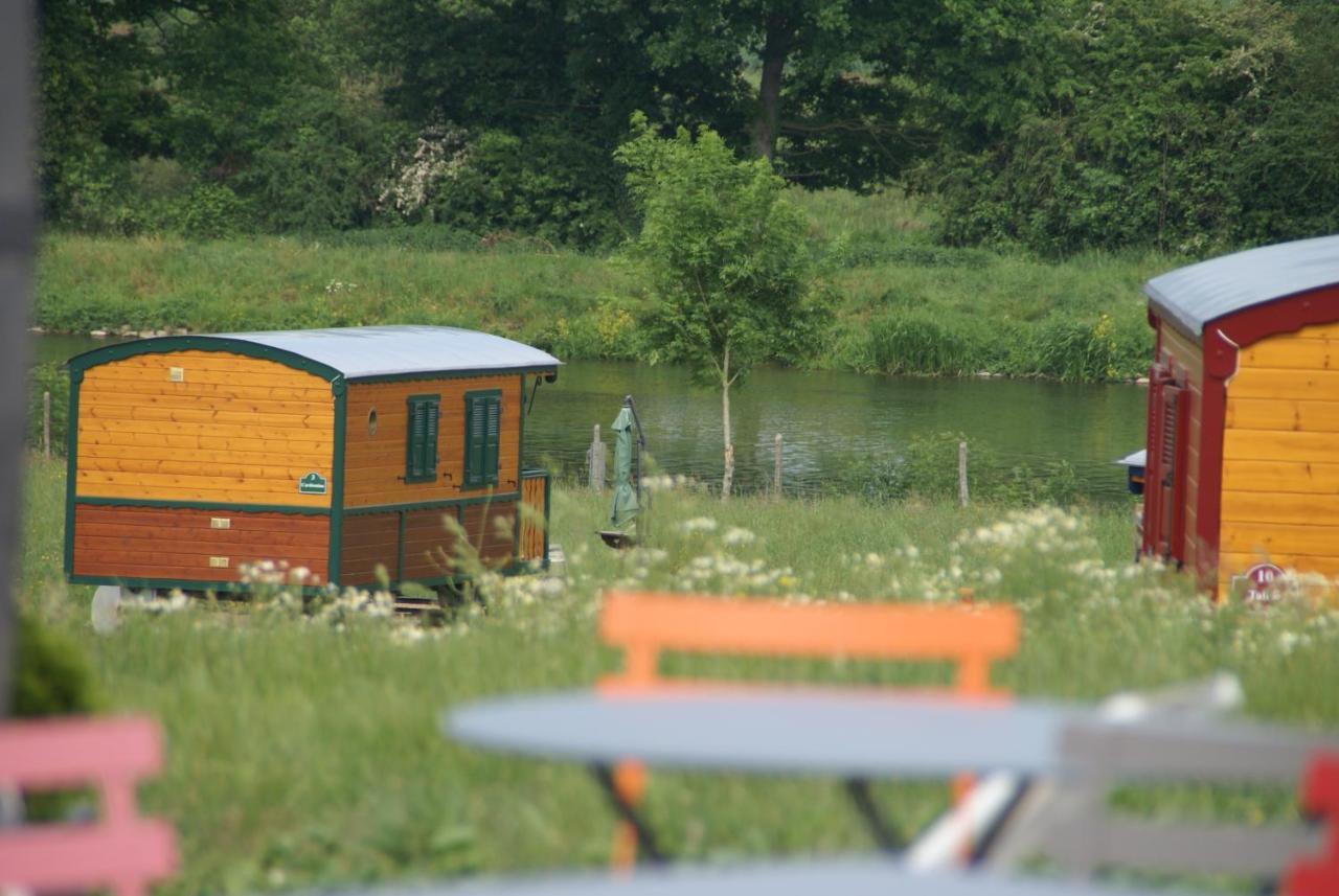 Les Roulottes & Cottages Du Moulin Chenillé-Changé Eksteriør billede